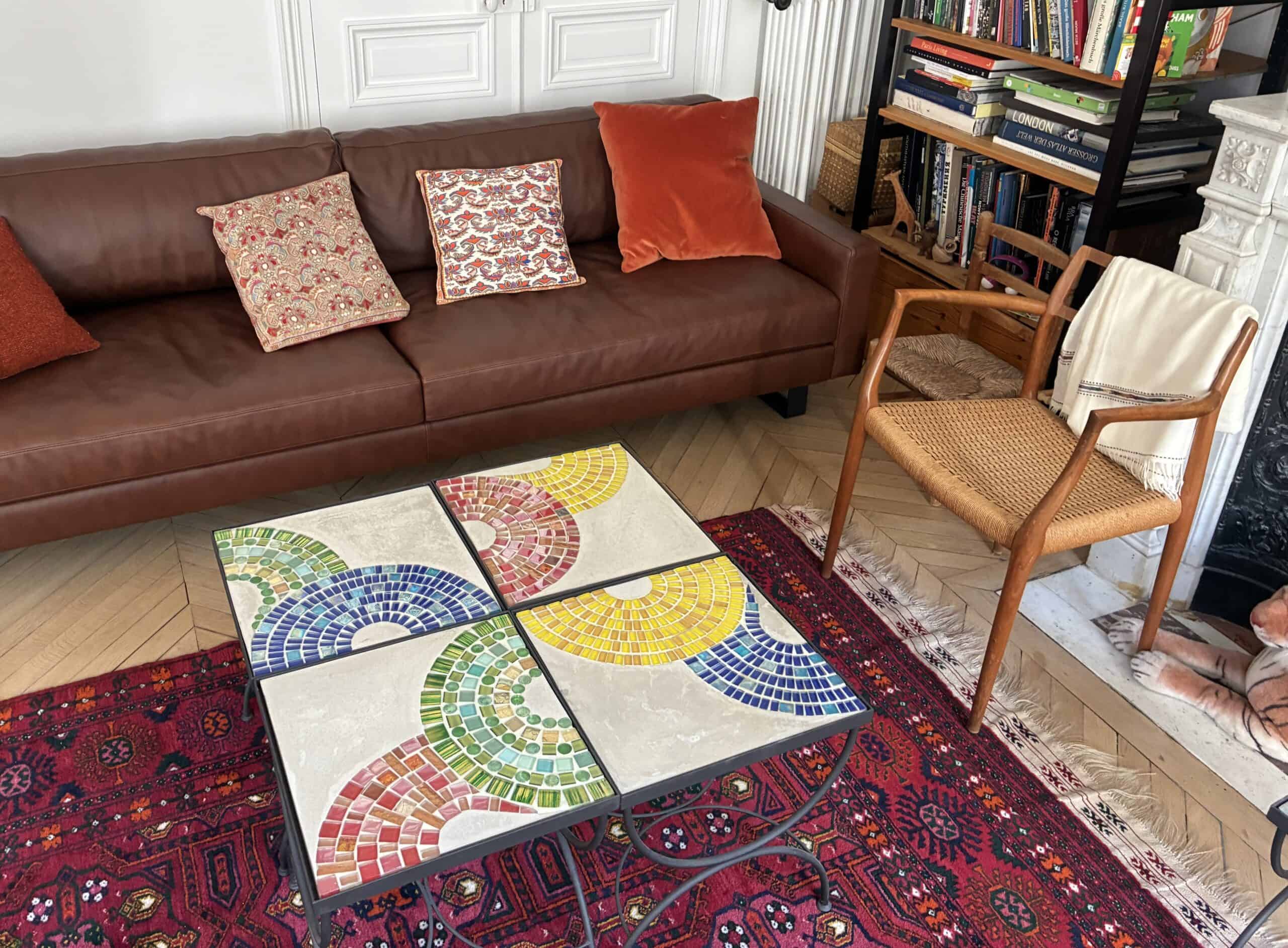 4 Mosaiktische, jeder 40x40x45cm, Kristall Mosaik Material mit Fließzemet